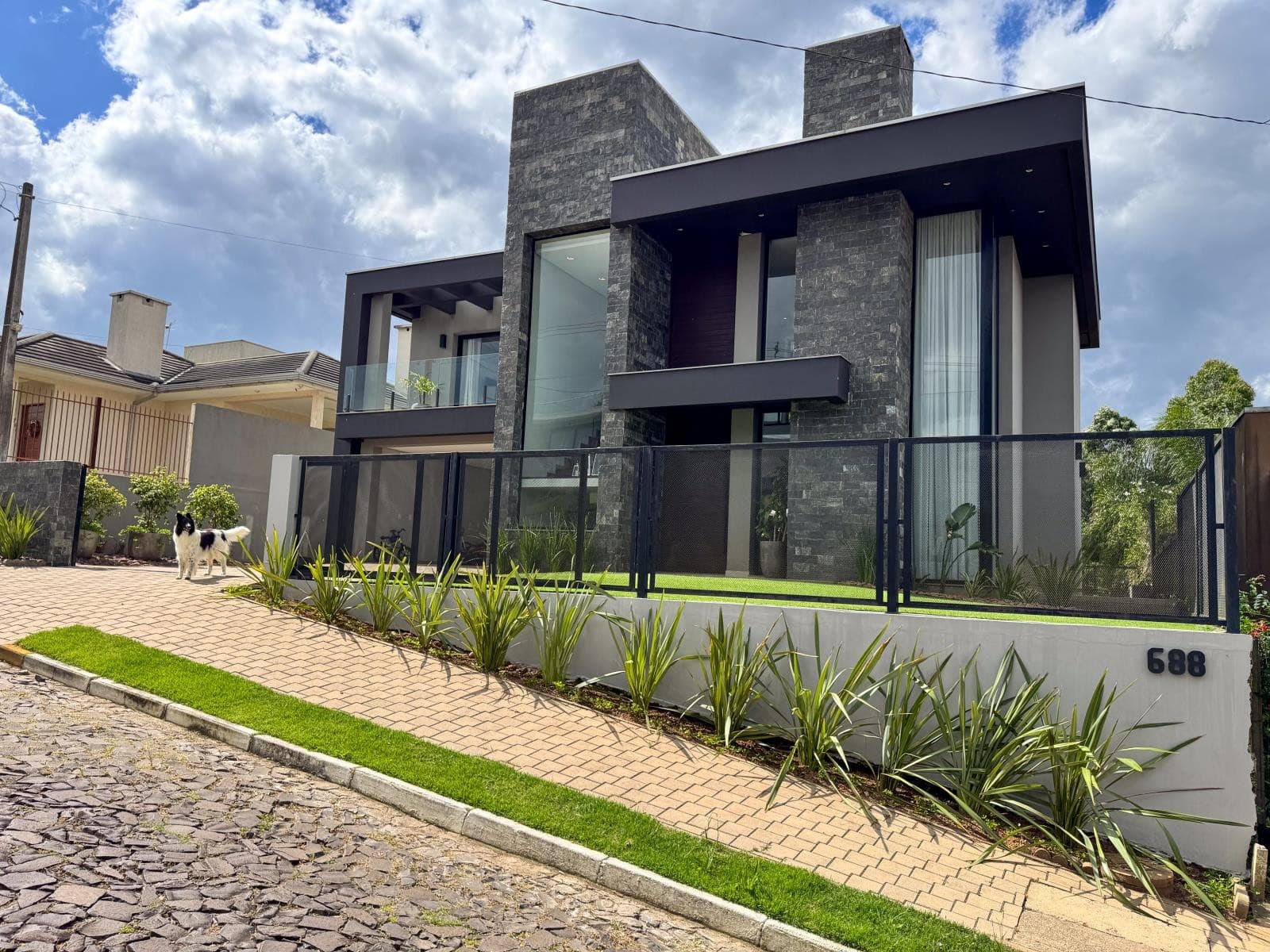 CASA COM 4 DORMITÓRIOS (1 SUÍTE), 2 VAGAS, 191M² ÁREA PRIVATIVA para venda EM JARDIM PANORÂMICO - foto 3