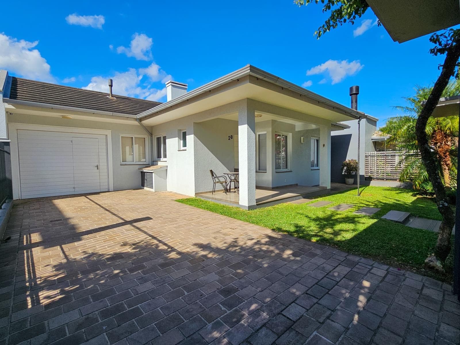 CASA COM 3 DORMITÓRIOS (1 SUÍTE), 2 VAGAS, 189M² ÁREA PRIVATIVA para venda EM JARDIM PANORÂMICO - foto 3
