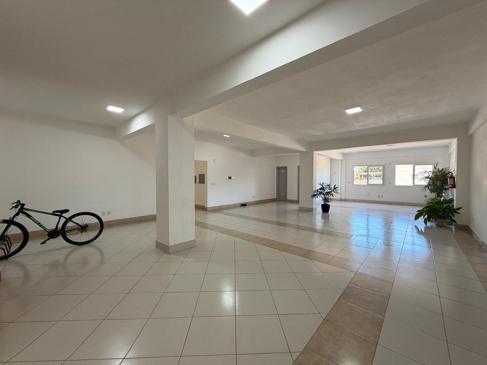 LOJA / SALA, 100M² ÁREA PRIVATIVA para locação EM CENTRO - foto 3