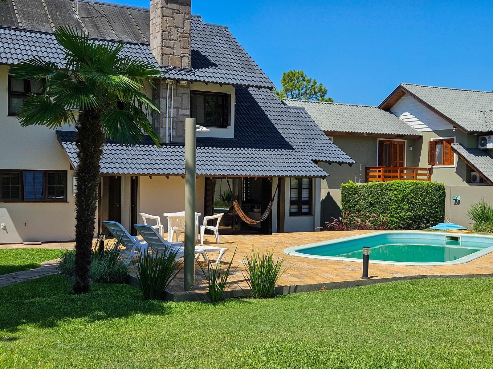 CASA COM 4 DORMITÓRIOS (1 SUÍTE), 2 VAGAS, 263M² ÁREA PRIVATIVA para venda EM CIDADE NOVA - foto 1