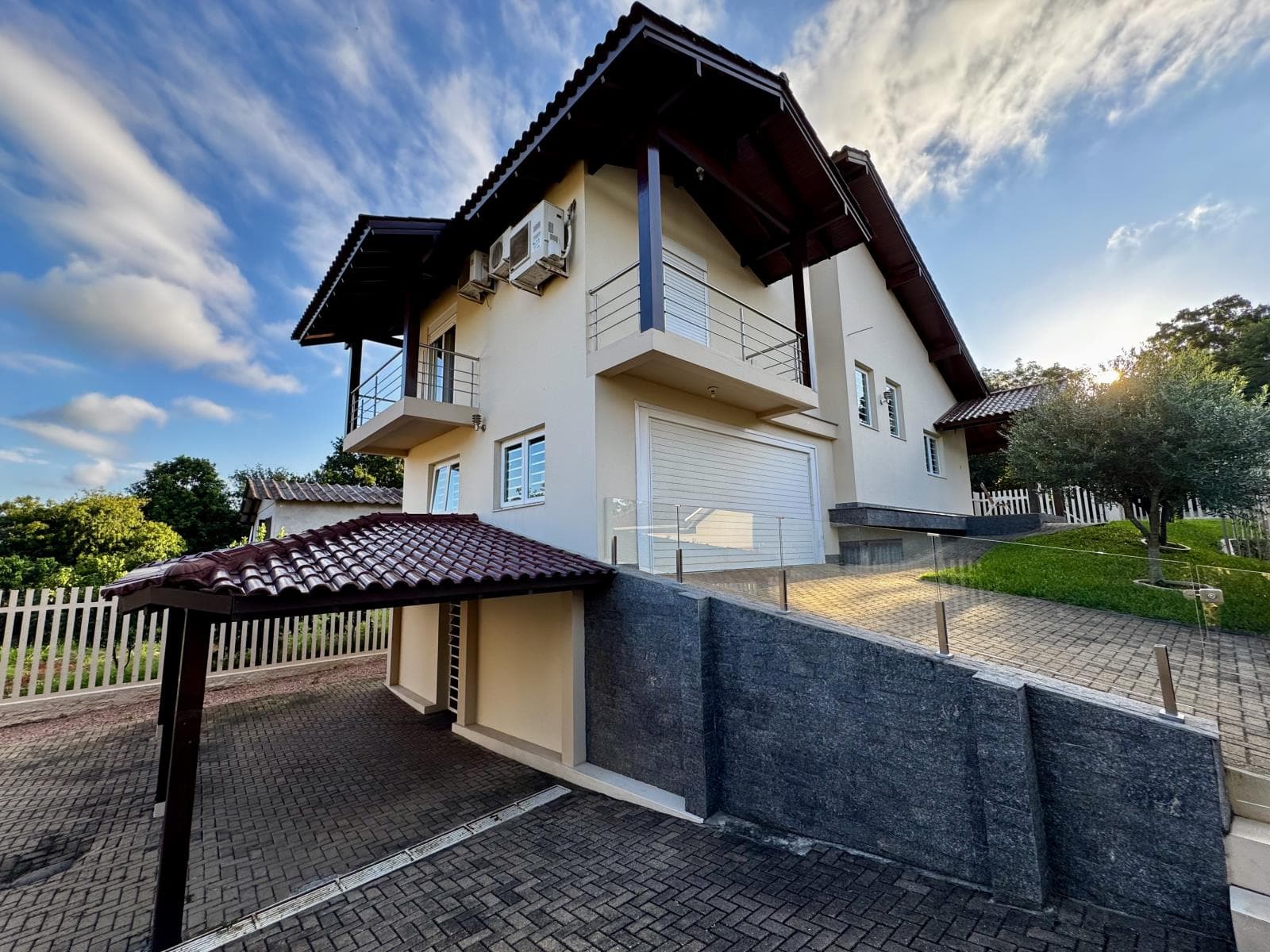 CASA COM 2 DORMITÓRIOS (1 SUÍTE), 4 VAGAS, 188M² ÁREA PRIVATIVA para venda EM CIDADE NOVA - foto 2