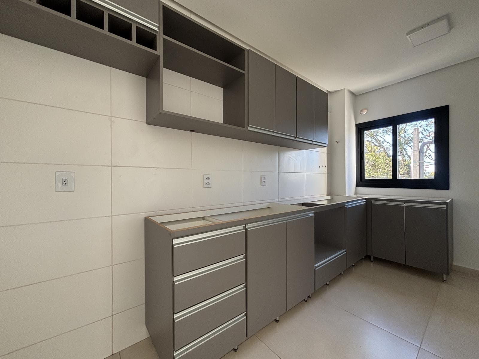 APARTAMENTO COM 2 DORMITÓRIOS, 1 VAGA, 72M² ÁREA TOTAL para locação EM FARROUPILHA - foto 2