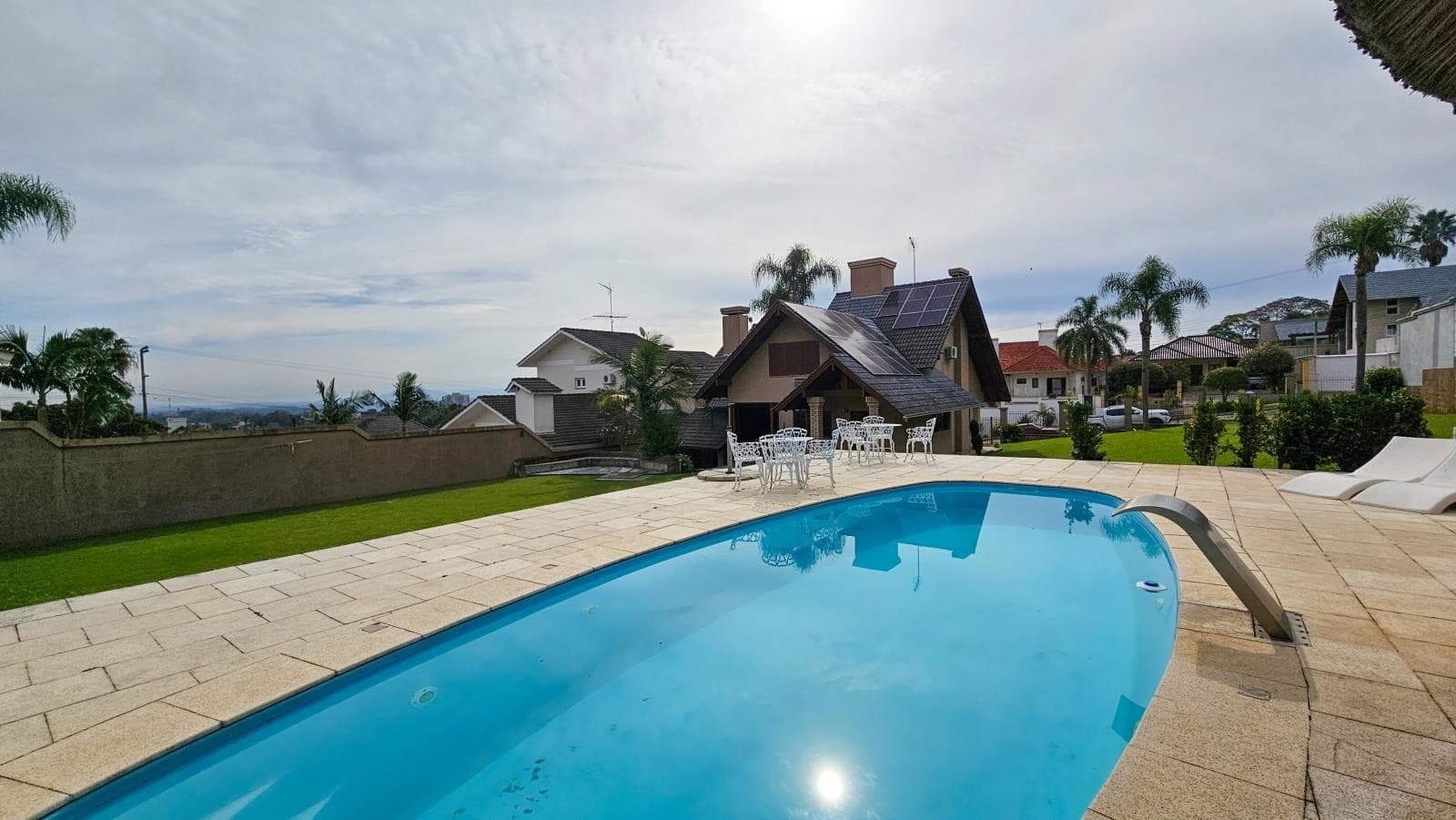 CASA COM 4 DORMITÓRIOS (1 SUÍTE), 2 VAGAS, 269M² ÁREA PRIVATIVA para venda EM JARDIM DO ALTO - foto 1