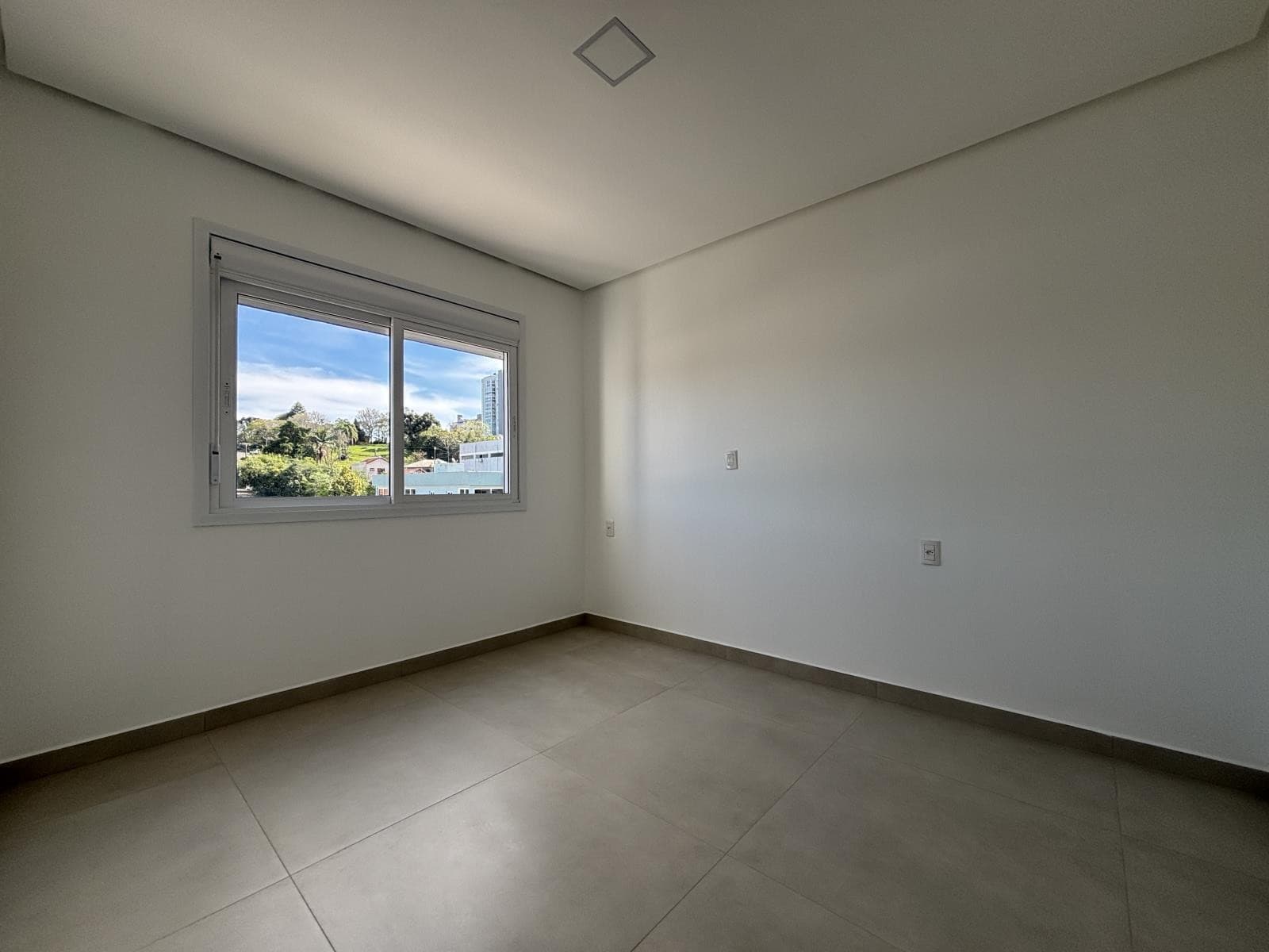 APARTAMENTO COM 2 DORMITÓRIOS (1 SUÍTE), 1 VAGA, 85M² ÁREA TOTAL para locação EM CONCÓRDIA - foto 5