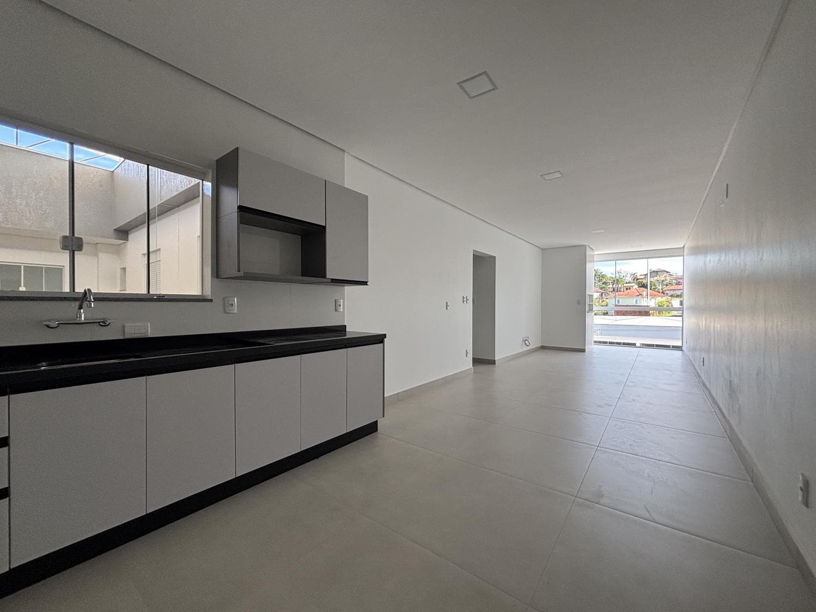 APARTAMENTO COM 2 DORMITÓRIOS (1 SUÍTE), 1 VAGA, 86M² ÁREA TOTAL para locação EM CONCÓRDIA - foto 1