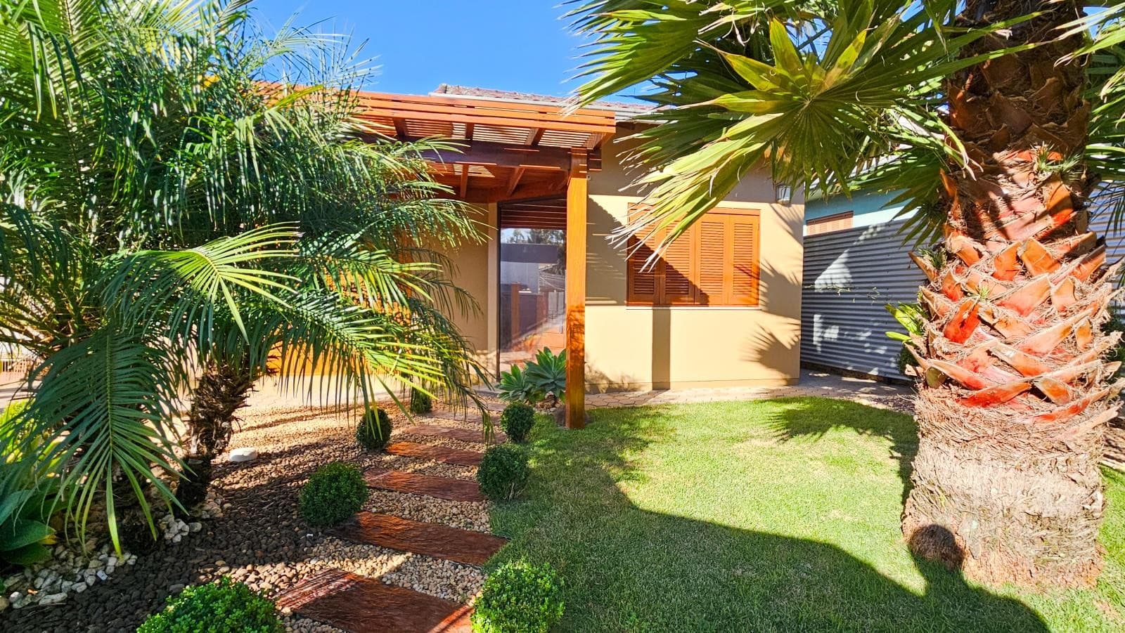 CASA COM 2 DORMITÓRIOS, 2 VAGAS, 156M² ÁREA PRIVATIVA para venda EM JARDIM PANORÂMICO - foto 2