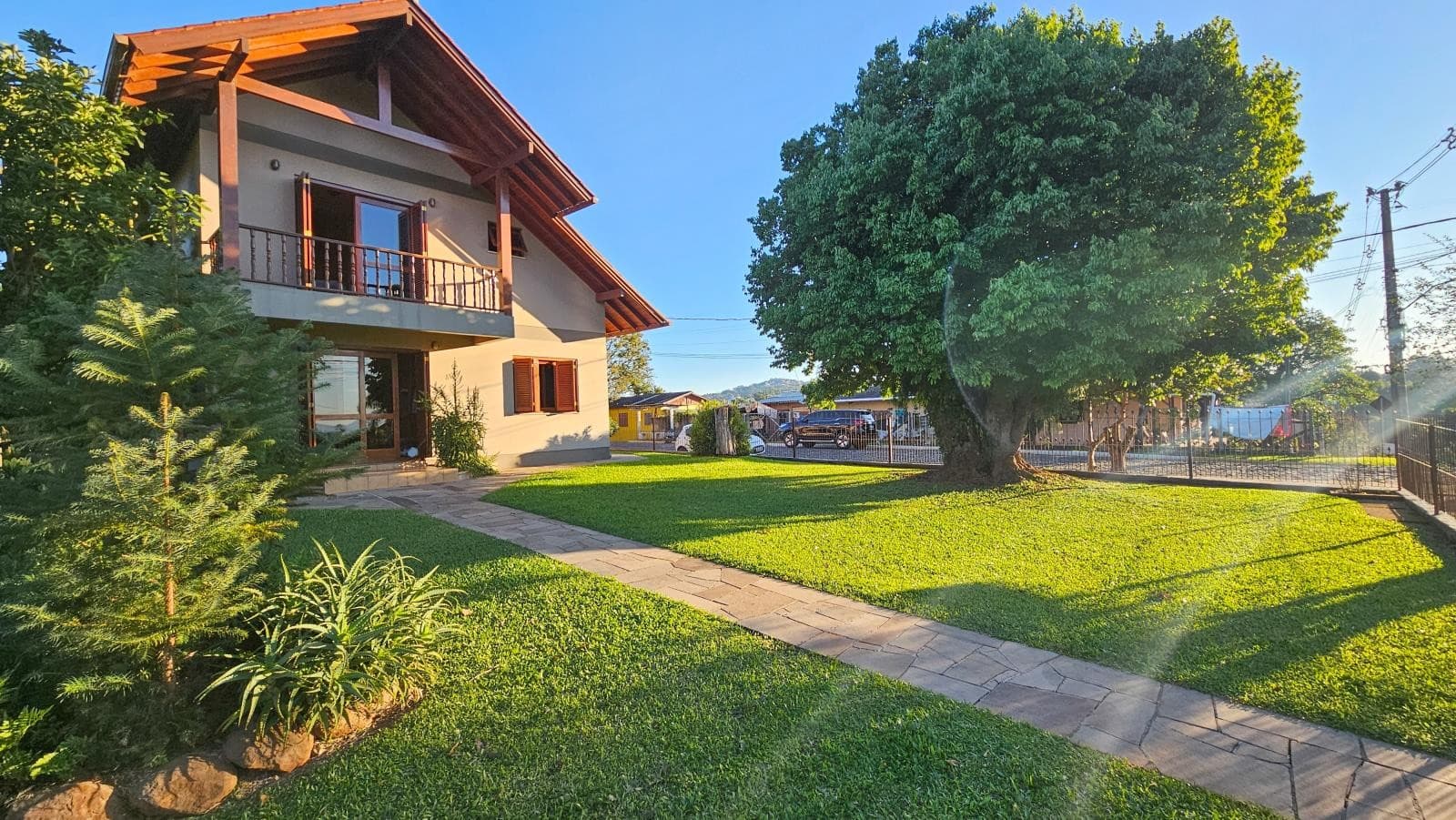 CASA COM 5 DORMITÓRIOS (1 SUÍTE), 2 VAGAS, 183M² ÁREA PRIVATIVA para venda EM HARMONIA - foto 3