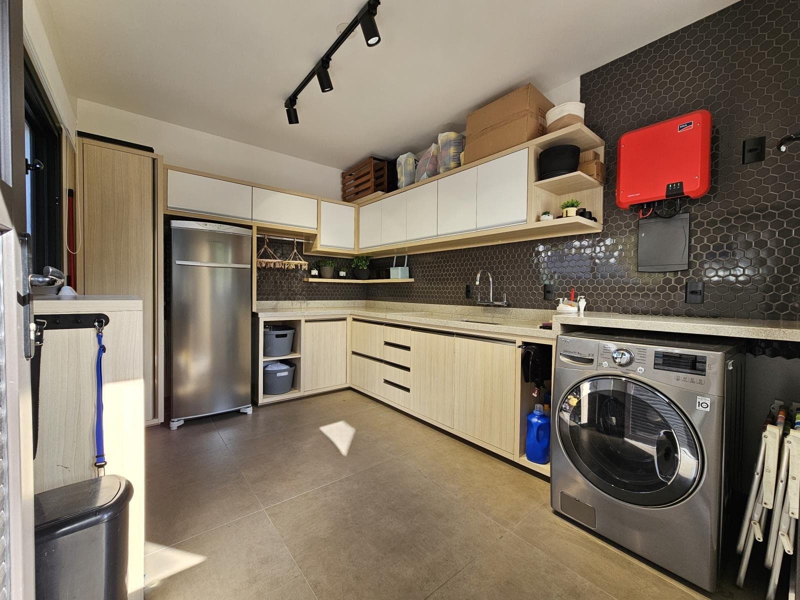CASA COM 3 DORMITÓRIOS (1 SUÍTE), 2 VAGAS, 240M² ÁREA PRIVATIVA para venda EM JARDIM DO ALTO - foto 2