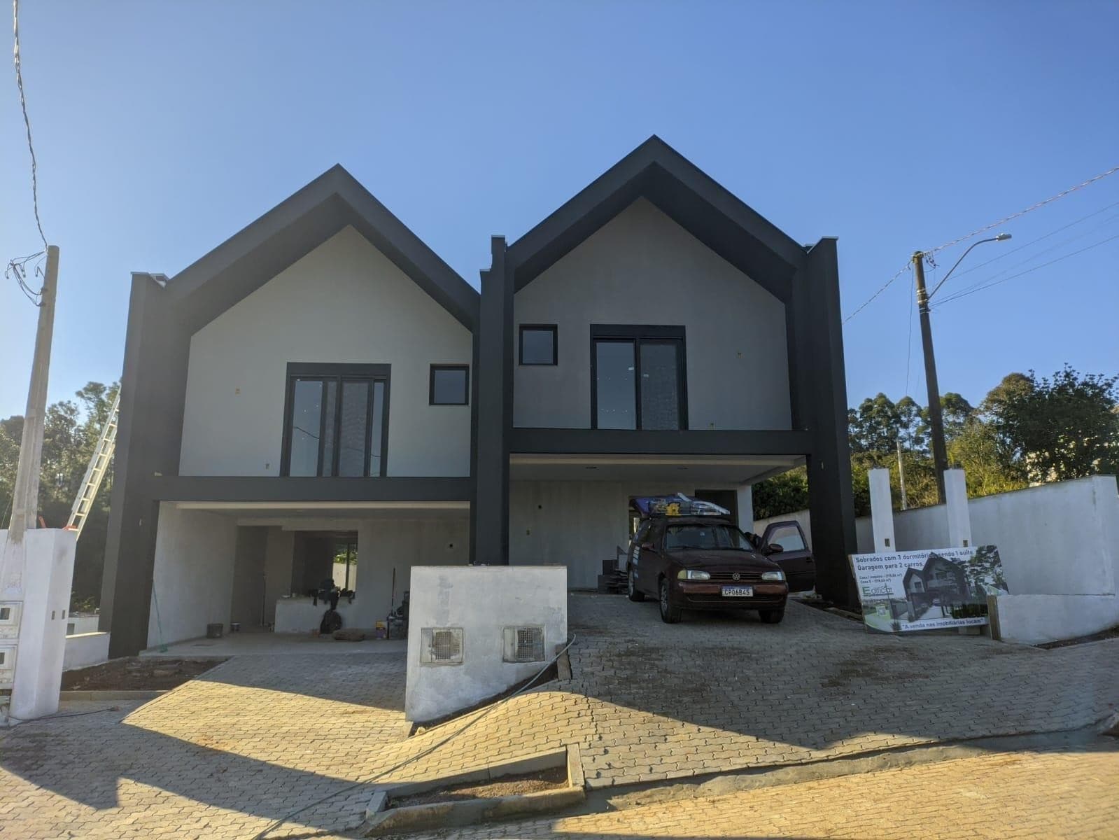 CASA COM 3 DORMITÓRIOS (1 SUÍTE), 2 VAGAS, 173M² ÁREA TOTAL para venda EM BELA VISTA - foto 2