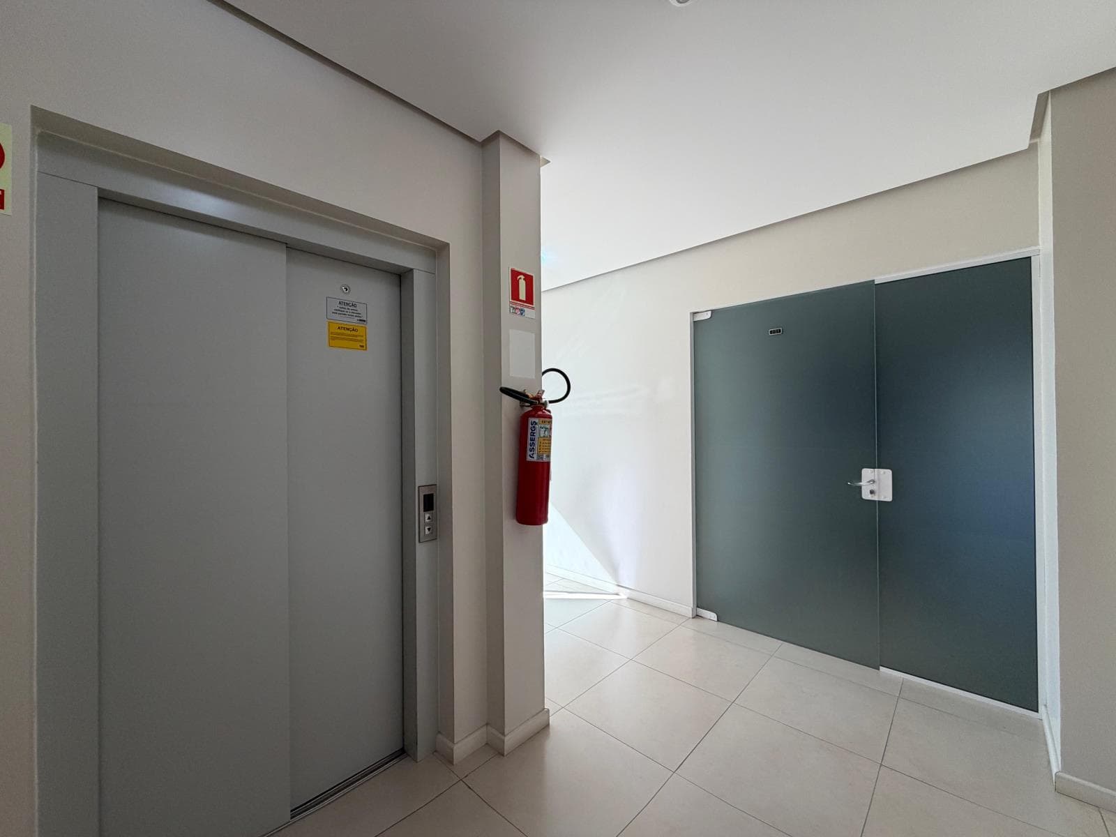 LOJA / SALA, 2 VAGAS, 110M² ÁREA PRIVATIVA para locação EM VINTE E CINCO DE JULHO - foto 3