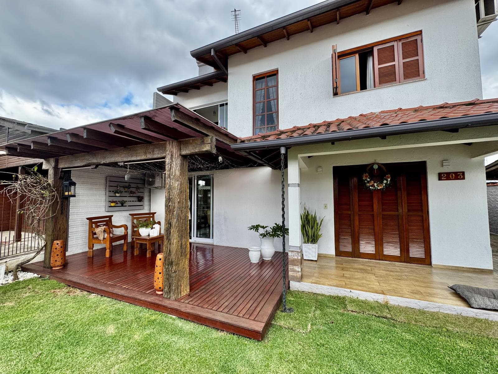 CASA COM 2 DORMITÓRIOS (2 SUÍTES), 3 VAGAS, 184M² ÁREA PRIVATIVA para venda EM HARMONIA - foto 2