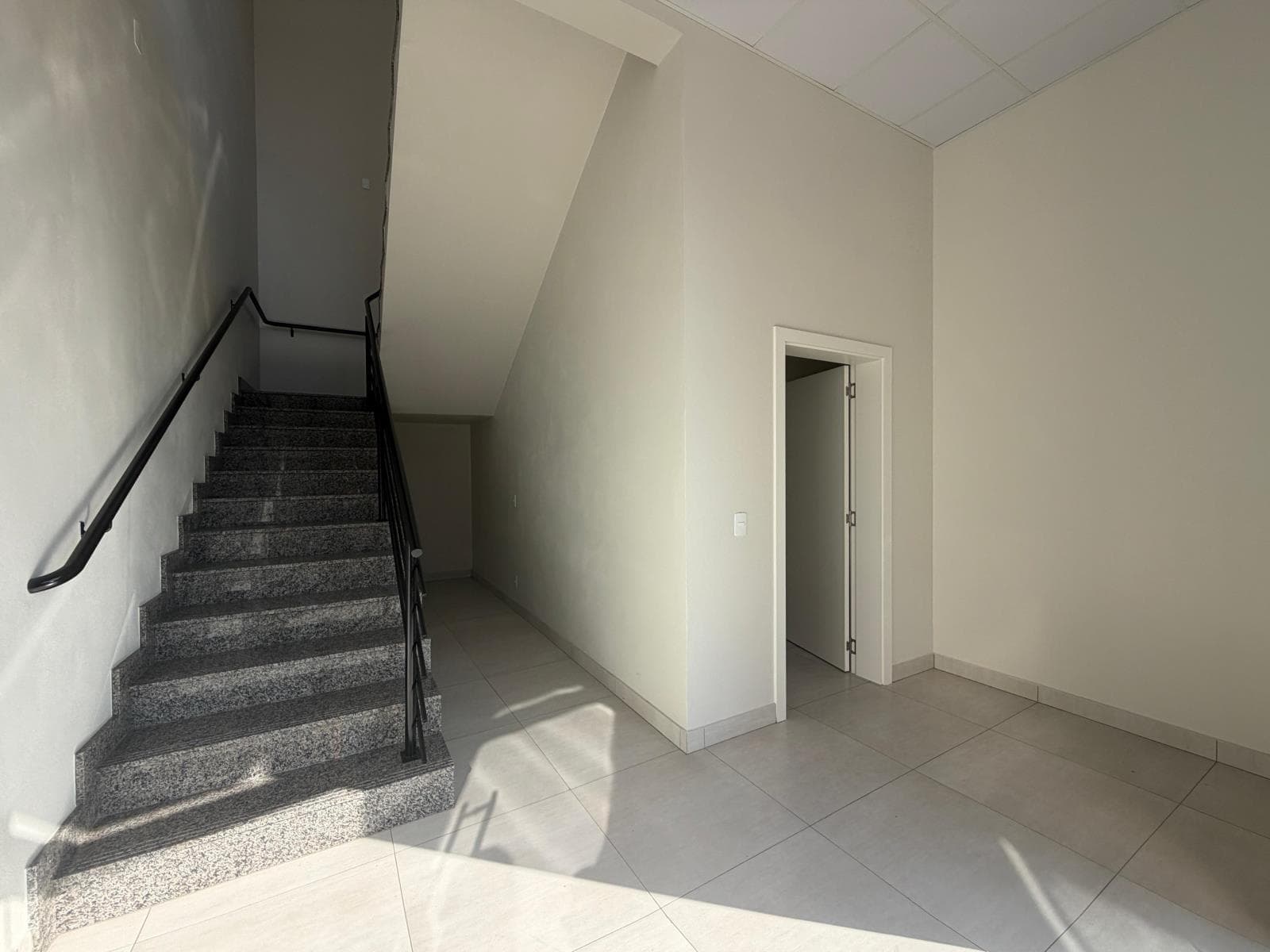 LOJA / SALA, 228M² ÁREA PRIVATIVA para locação EM CENTRO - foto 2
