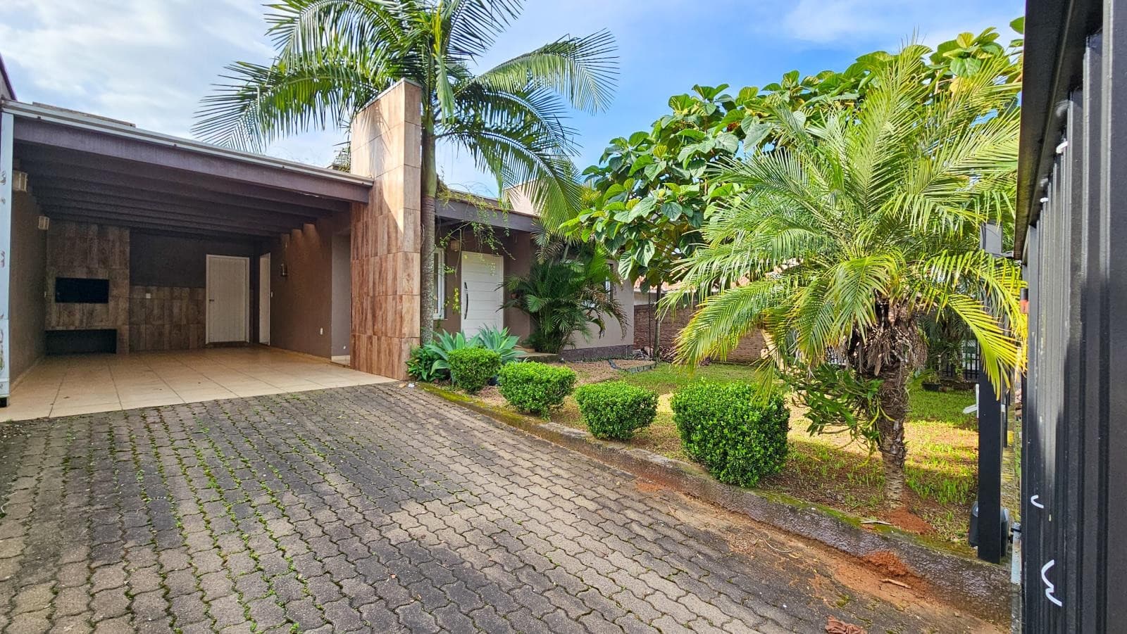 CASA COM 2 DORMITÓRIOS, 2 VAGAS, 73M² ÁREA PRIVATIVA À VENDA EM JARDIM PANORÂMICO