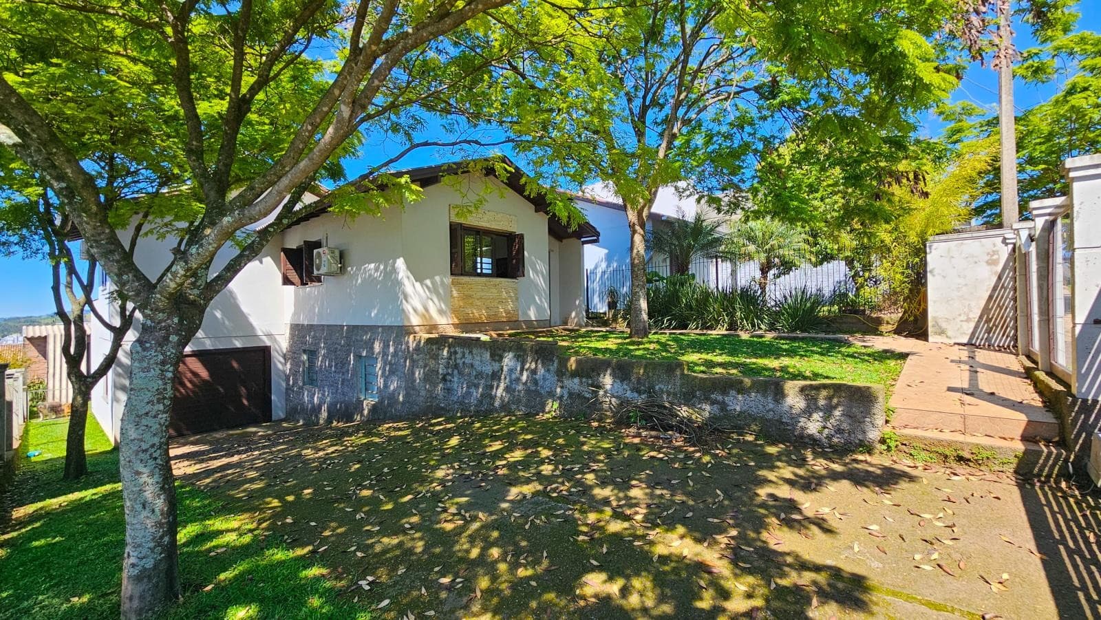 CASA COM 3 DORMITÓRIOS, 1 VAGA, 160M² ÁREA PRIVATIVA para venda EM JARDIM BÜHLER - foto 1
