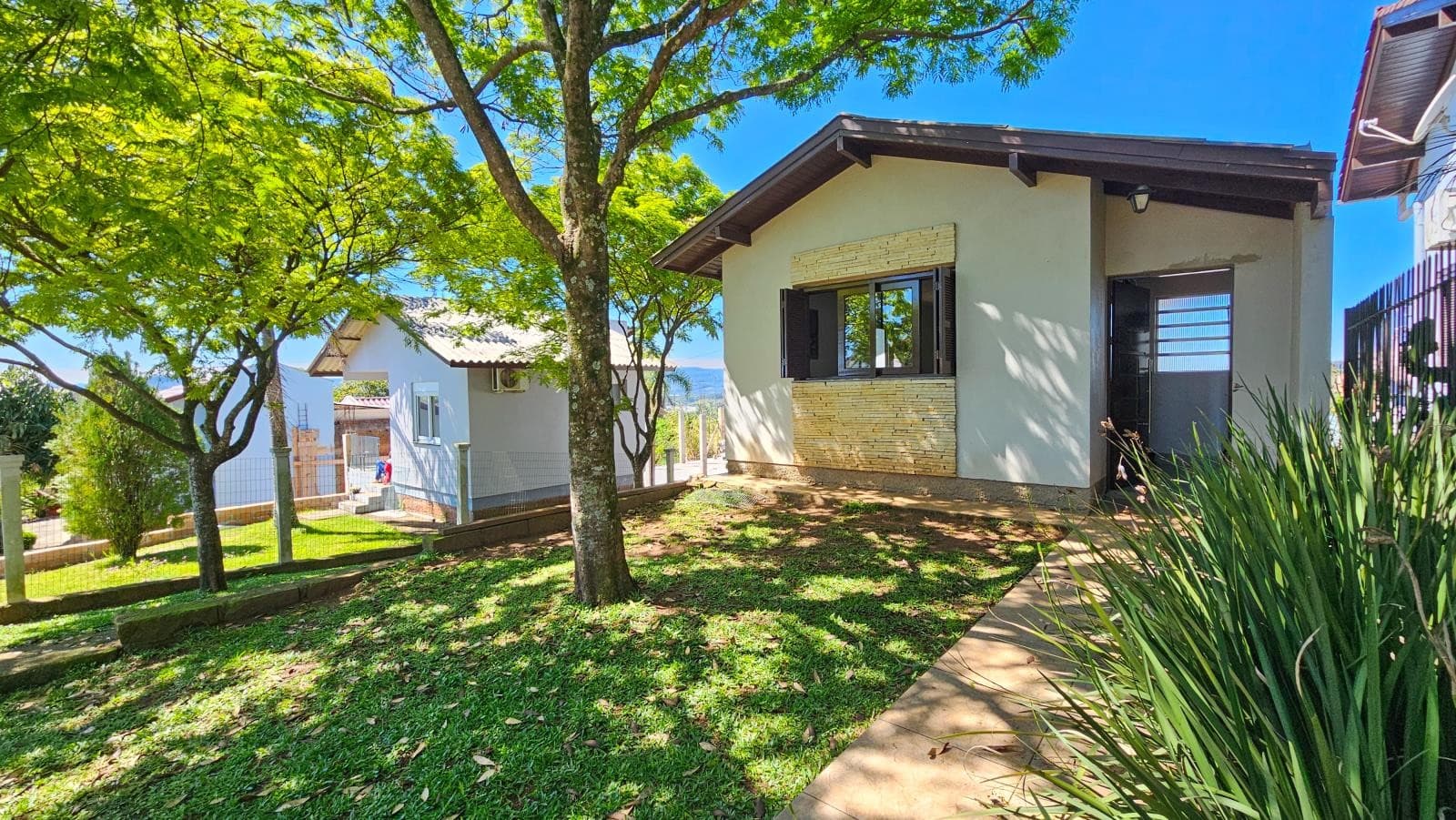 CASA COM 3 DORMITÓRIOS, 1 VAGA, 160M² ÁREA PRIVATIVA para venda EM JARDIM BÜHLER - foto 3