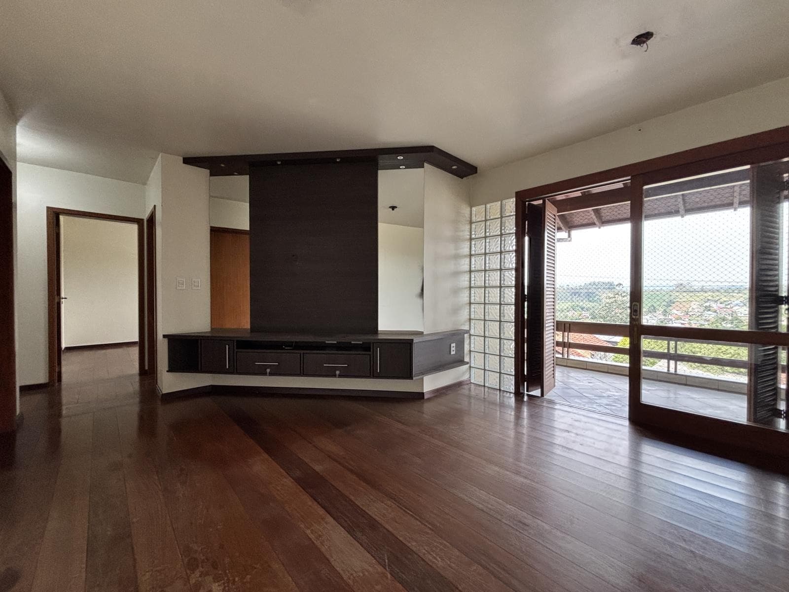 APARTAMENTO COM 3 DORMITÓRIOS, 1 VAGA para locação EM CENTRO - foto 2