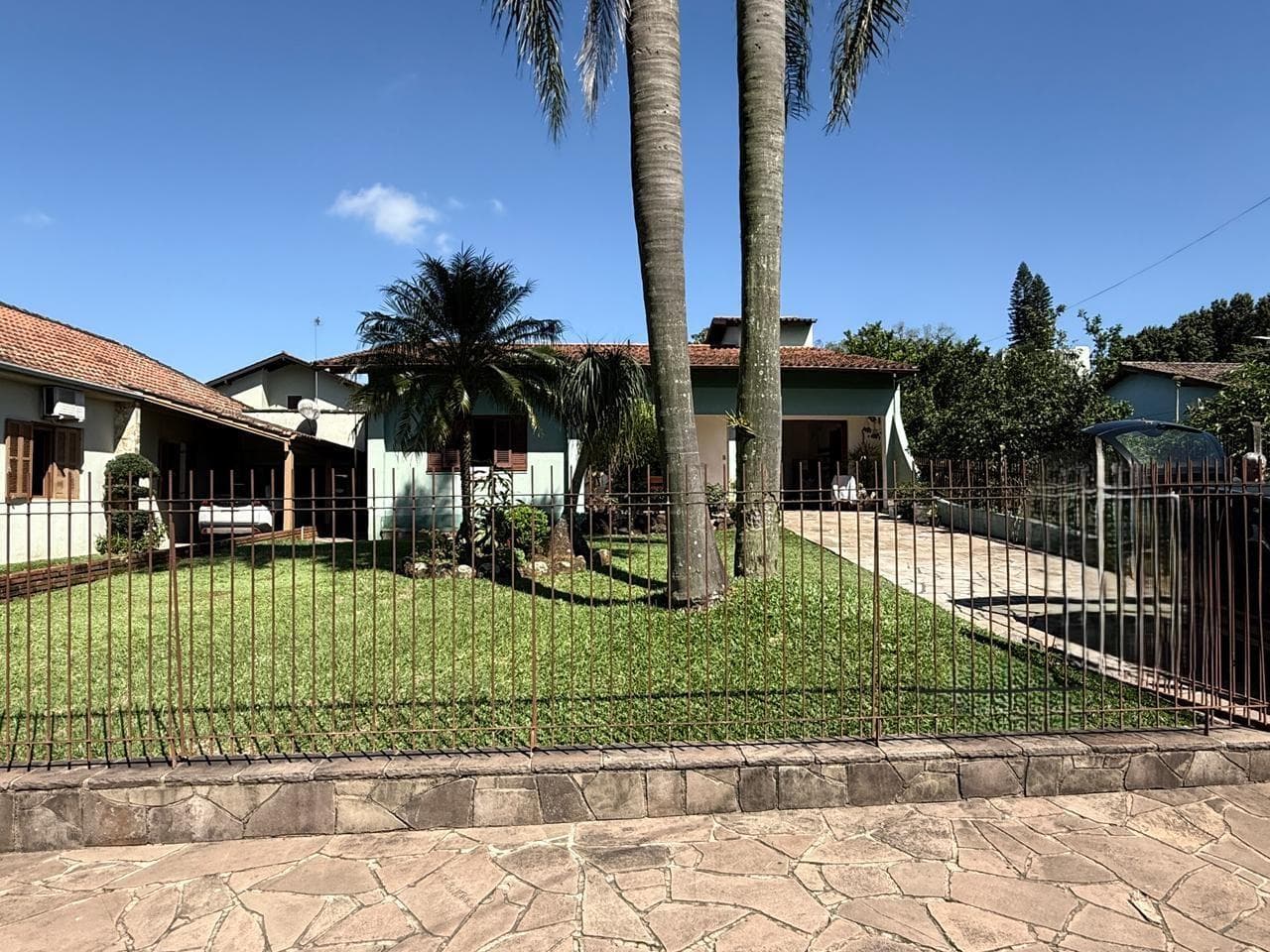 CASA COM 3 DORMITÓRIOS (1 SUÍTE), 1 VAGA, 176M² ÁREA PRIVATIVA para venda EM CENTRO - foto 1