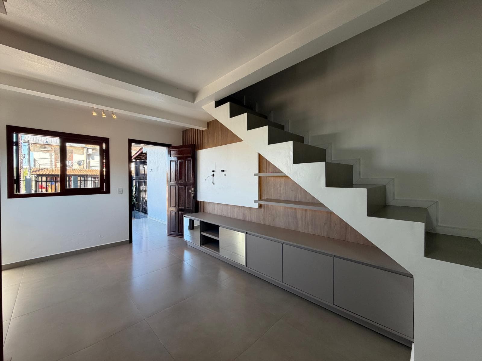 CASA COM 2 DORMITÓRIOS, 2 VAGAS para locação EM BOA VISTA - foto 2