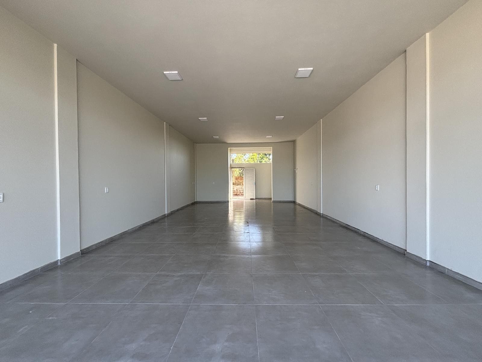 LOJA / SALA, 71M² ÁREA TOTAL para locação EM BOA VISTA - foto 3