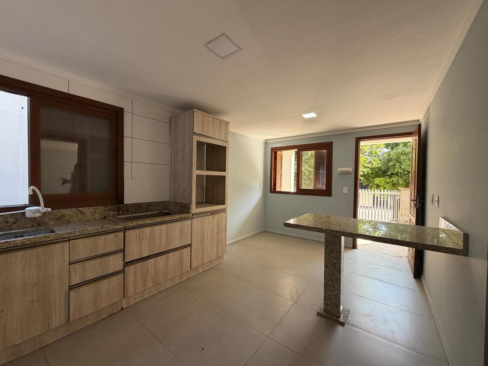 CASA COM 2 DORMITÓRIOS, 2 VAGAS para locação EM CIDADE NOVA - foto 3