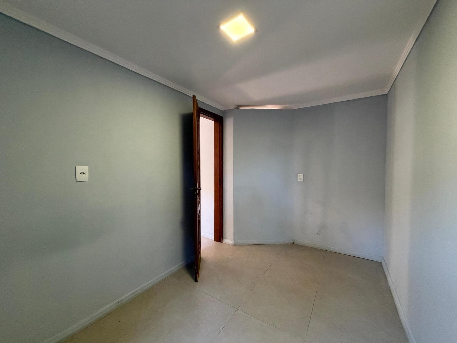 CASA COM 2 DORMITÓRIOS, 2 VAGAS para locação EM CIDADE NOVA - foto 4