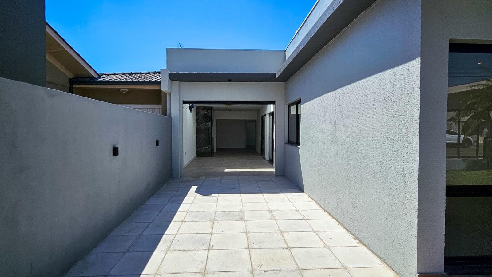 CASA COM 4 DORMITÓRIOS (2 SUÍTES), 2 VAGAS, 190M² ÁREA PRIVATIVA para venda EM CENTRO - foto 3