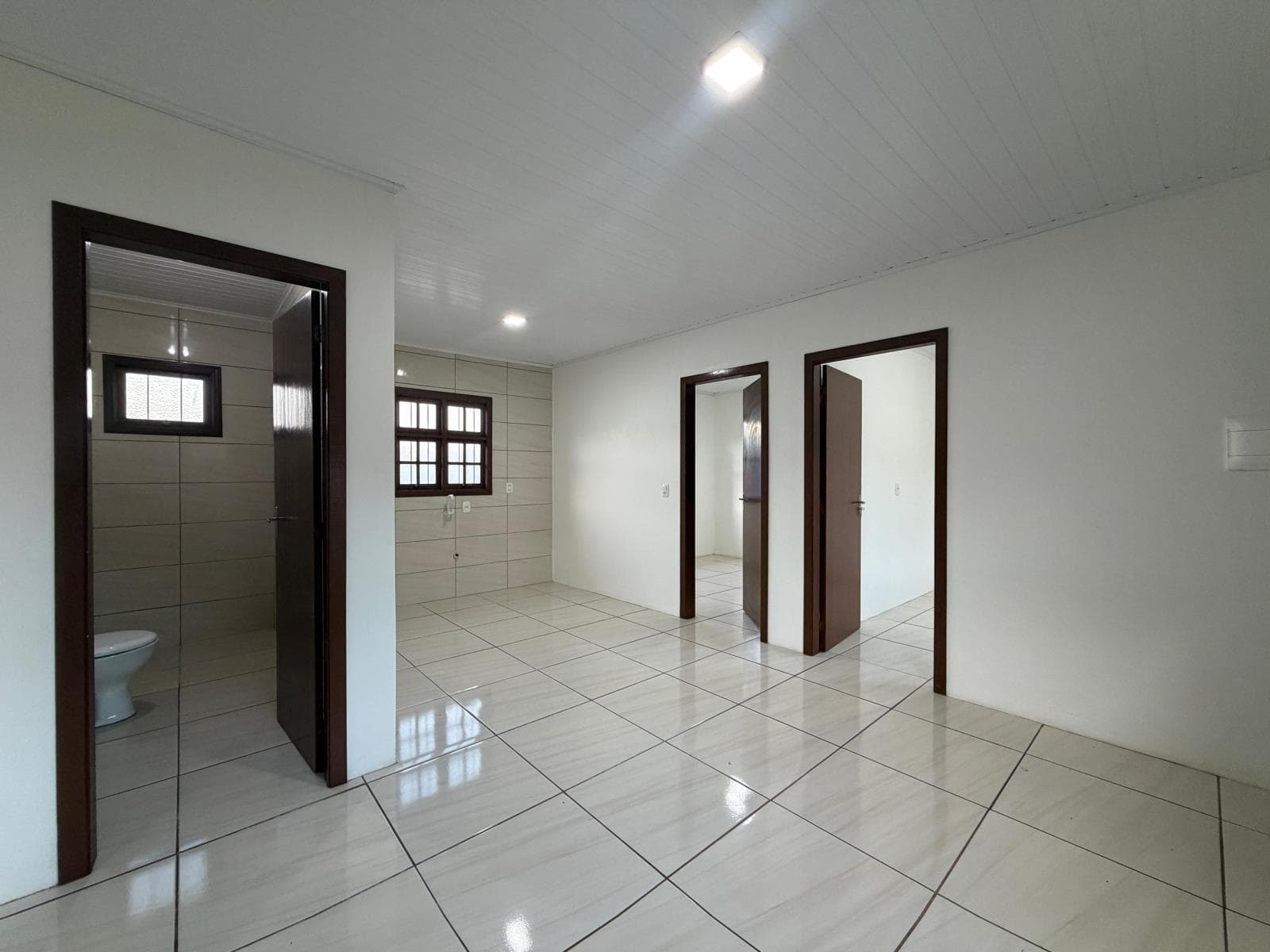 CASA COM 2 DORMITÓRIOS, 1 VAGA para locação EM BOA VISTA - foto 3