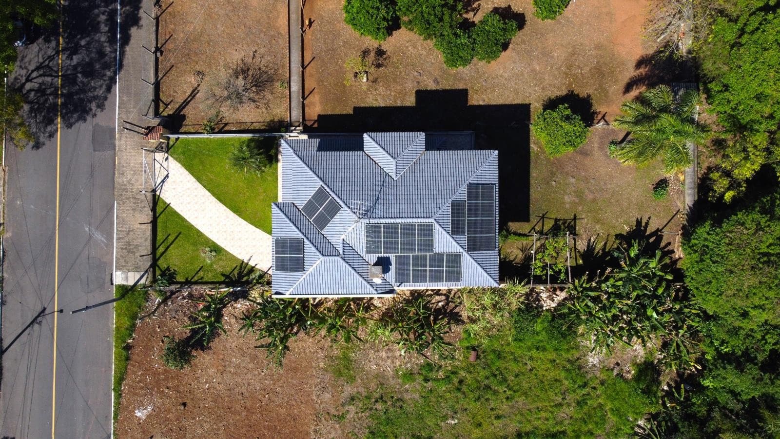 CASA COM 3 DORMITÓRIOS (1 SUÍTE), 2 VAGAS, 248M² ÁREA PRIVATIVA para venda EM CIDADE NOVA - foto 3