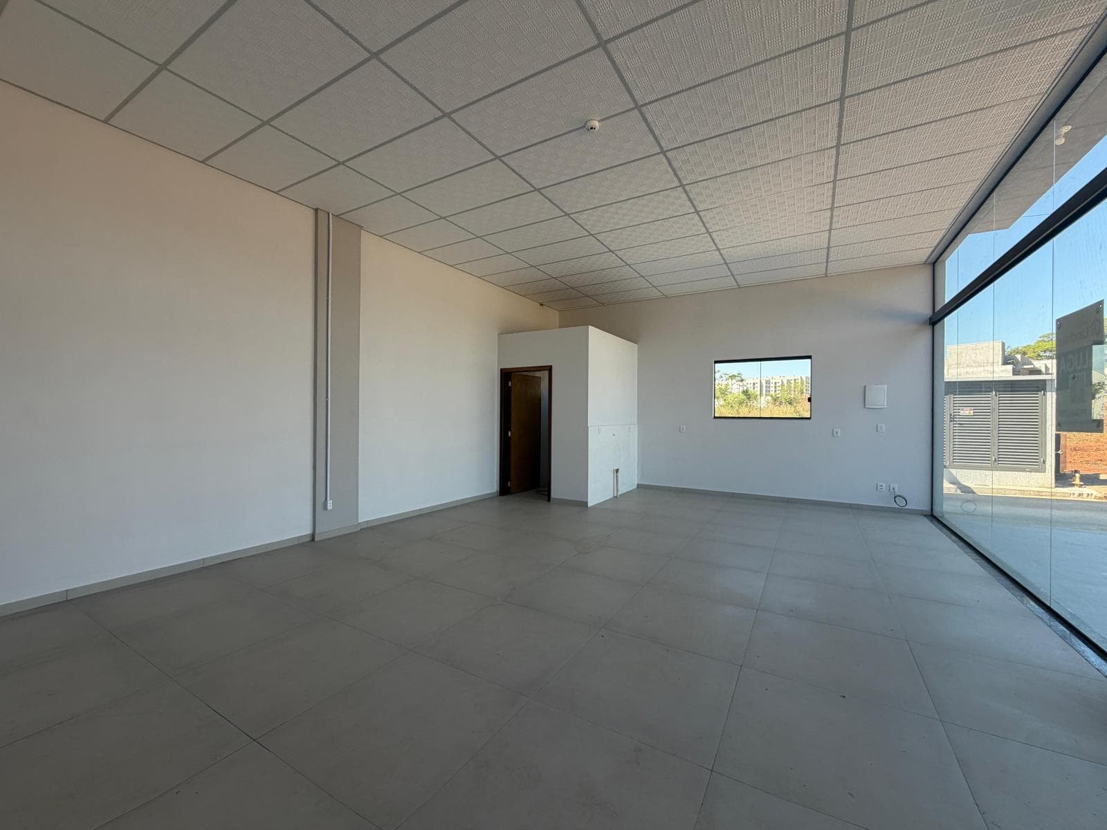 LOJA / SALA, 250M² ÁREA TOTAL para locação EM BOA VISTA - foto 2