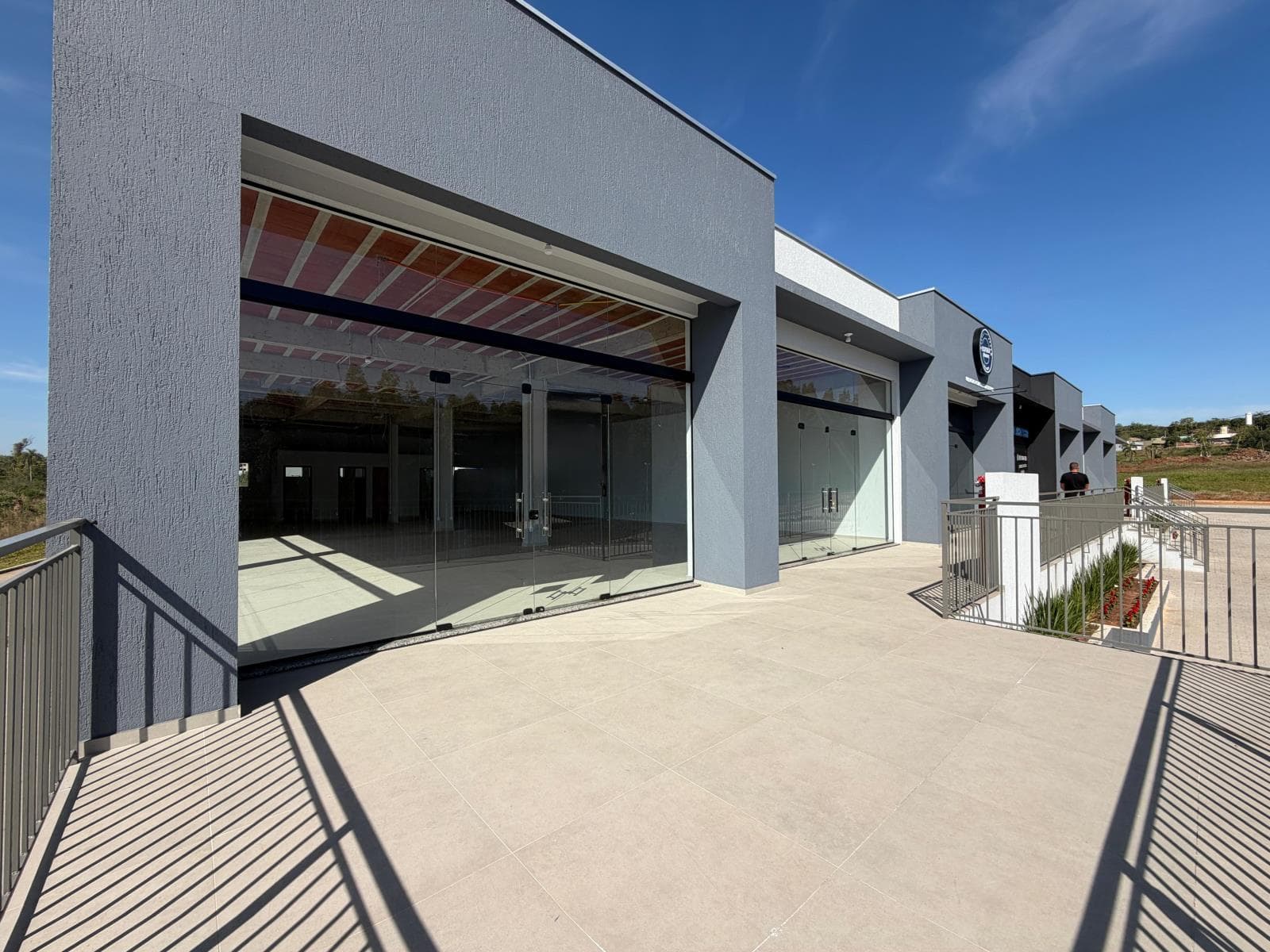 LOJA / SALA, 250M² ÁREA TOTAL À LOCAÇÃO EM BOA VISTA