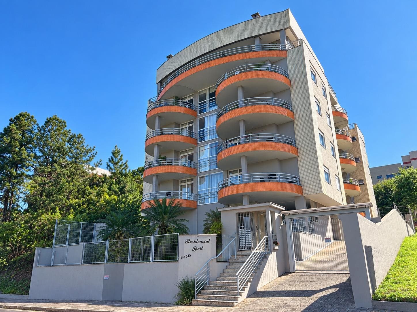 APARTAMENTO COM 2 DORMITÓRIOS, 1 VAGA, 91M² ÁREA TOTAL para locação EM CENTRO - foto 1