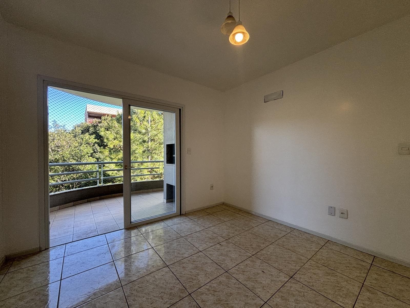 APARTAMENTO COM 2 DORMITÓRIOS, 1 VAGA, 91M² ÁREA TOTAL para locação EM CENTRO - foto 3