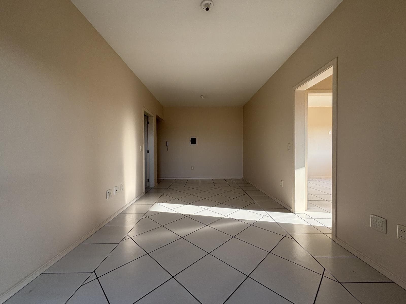 APARTAMENTO COM 2 DORMITÓRIOS, 1 VAGA, 75M² ÁREA PRIVATIVA para locação EM BOM JARDIM - foto 2
