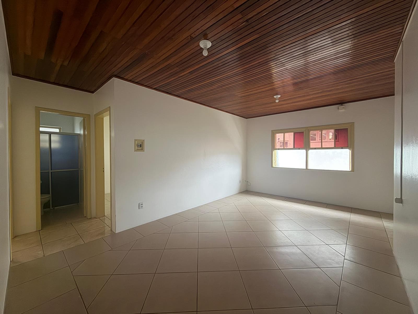 APARTAMENTO COM 2 DORMITÓRIOS, 1 VAGA para locação EM CENTRO - foto 2