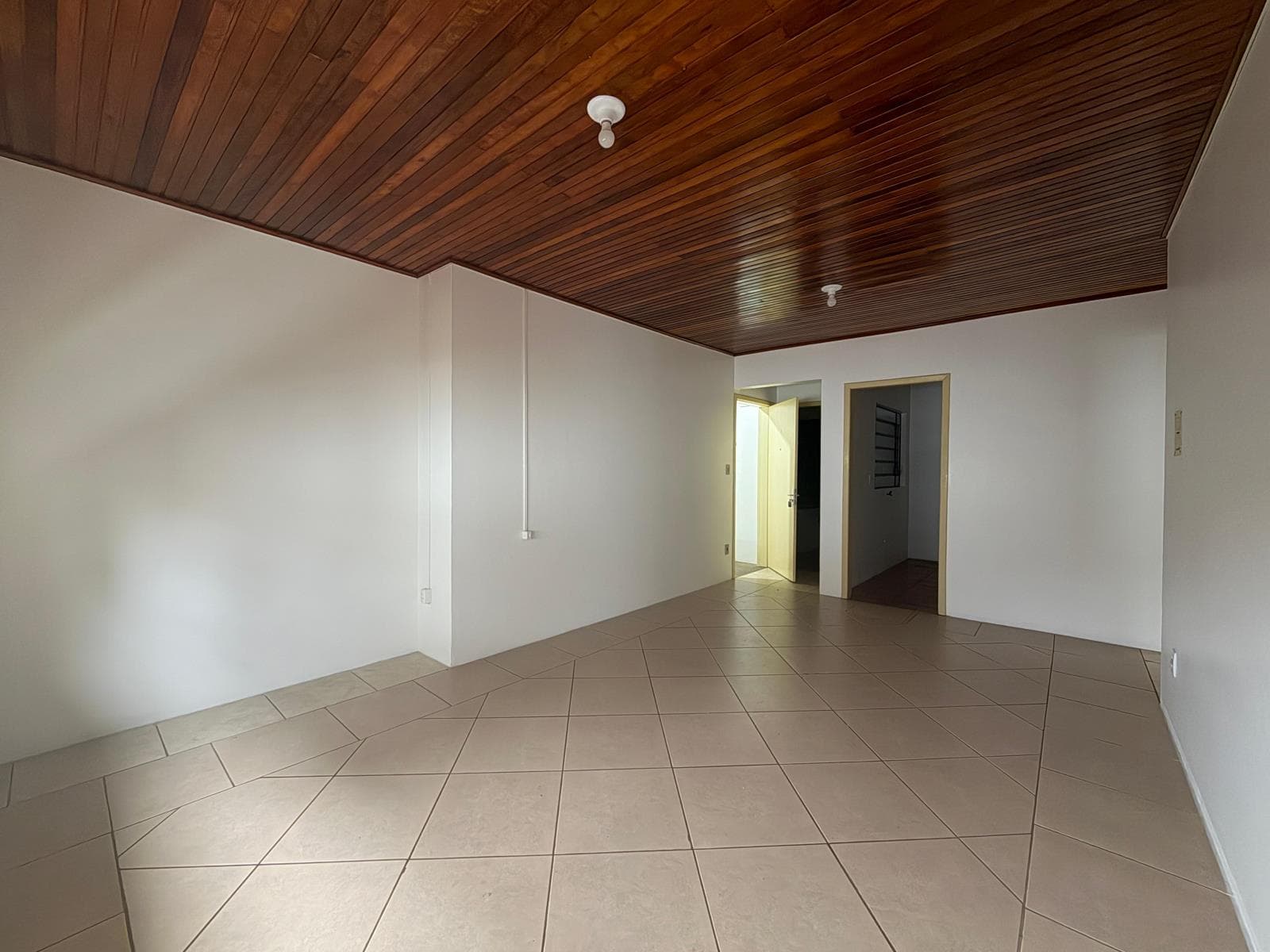 APARTAMENTO COM 2 DORMITÓRIOS, 1 VAGA para locação EM CENTRO - foto 3