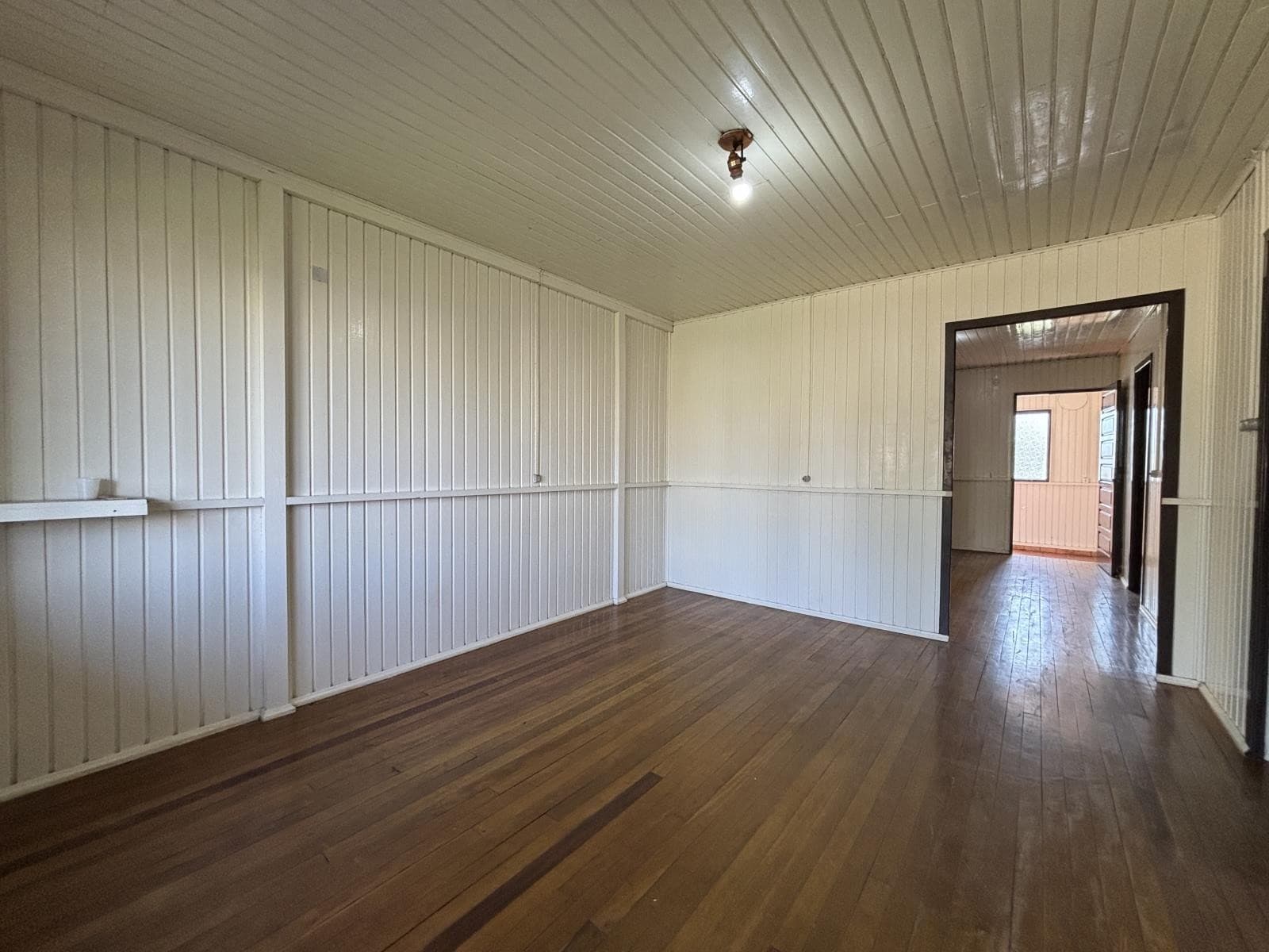 CASA COM 3 DORMITÓRIOS, 2 VAGAS, 122M² ÁREA TOTAL para locação EM HARMONIA - foto 2
